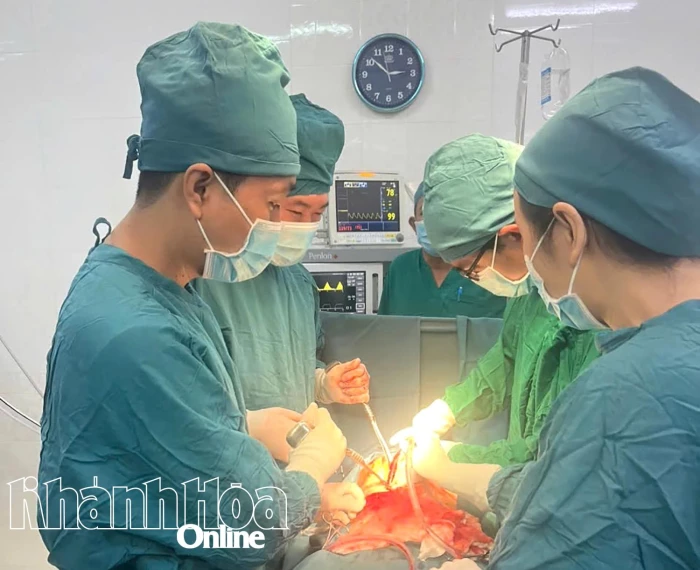 Bệnh viện Đa khoa khu vực Ninh Hòa điều trị thành công trường hợp thủng đường tiêu hóa do mắc xương cá