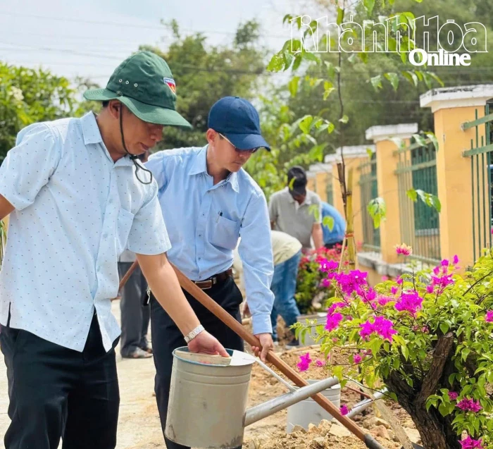 Ủy ban MTTQ Việt Nam phường Tây Nha Trang phát động trồng cây xanh bảo vệ môi trường