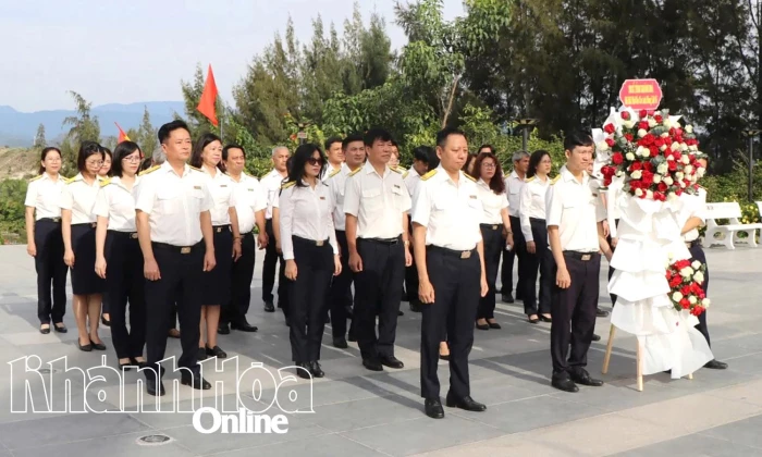 Thuế tỉnh Khánh Hòa: Tri ân các anh hùng liệt sĩ tại Khu tưởng niệm chiến sĩ Gạc Ma