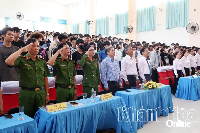 Trường Cao đẳng Công nghệ - Năng lượng Khánh Hòa khai mạc Tuần lễ sinh hoạt chính trị