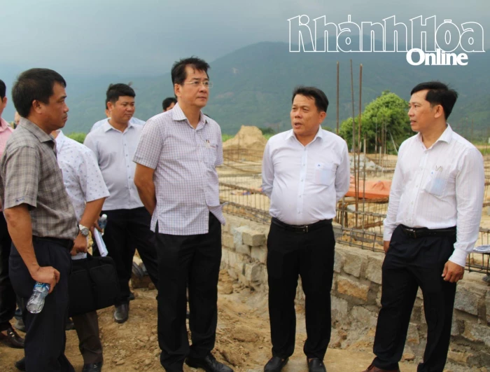 Phó Chủ tịch UBND tỉnh Nguyễn Long Biên kiểm tra tiến độ triển khai thực hiện 2 dự án nhà hỏa táng