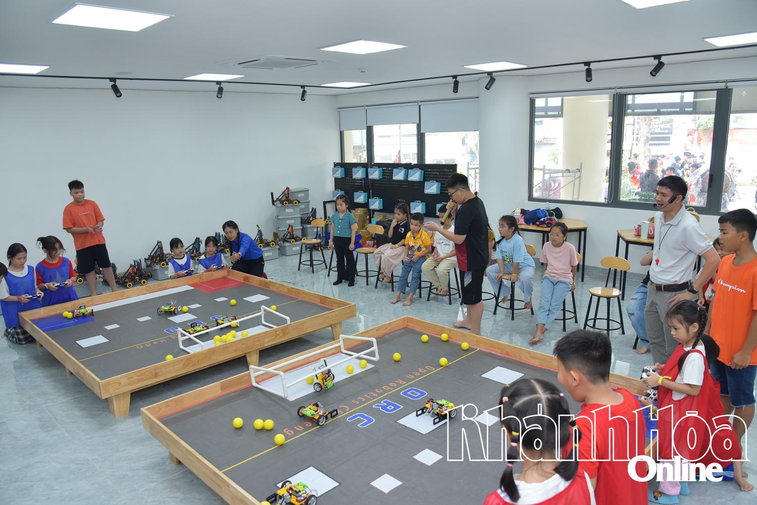 Trải nghiệm hoạt động STEAM - Robotics.
