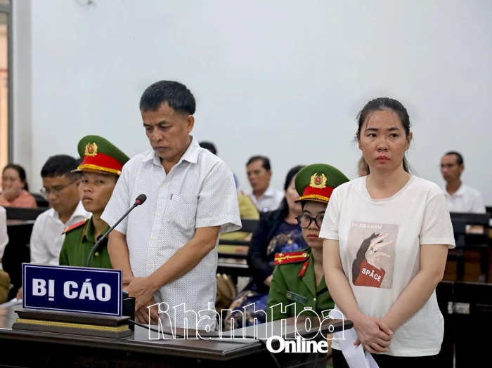 Lừa làm đáo hạn ngân hàng để chiếm đoạt tiền, 2 bị cáo lãnh án