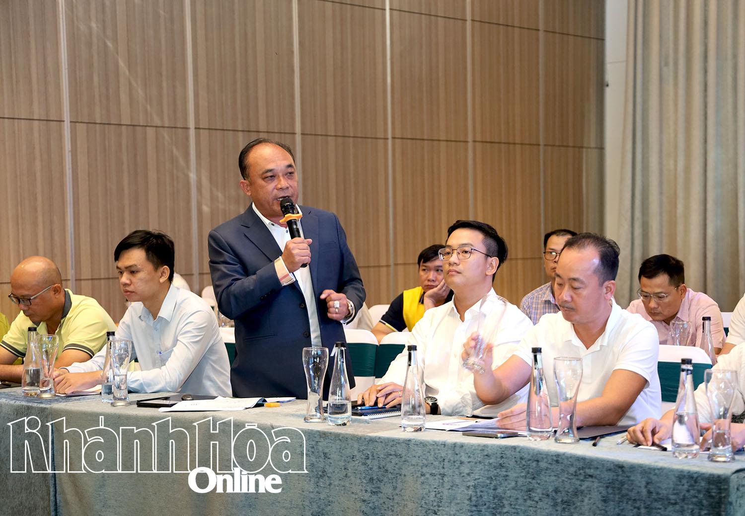 Đại diện doanh nghiệp phát biểu. 