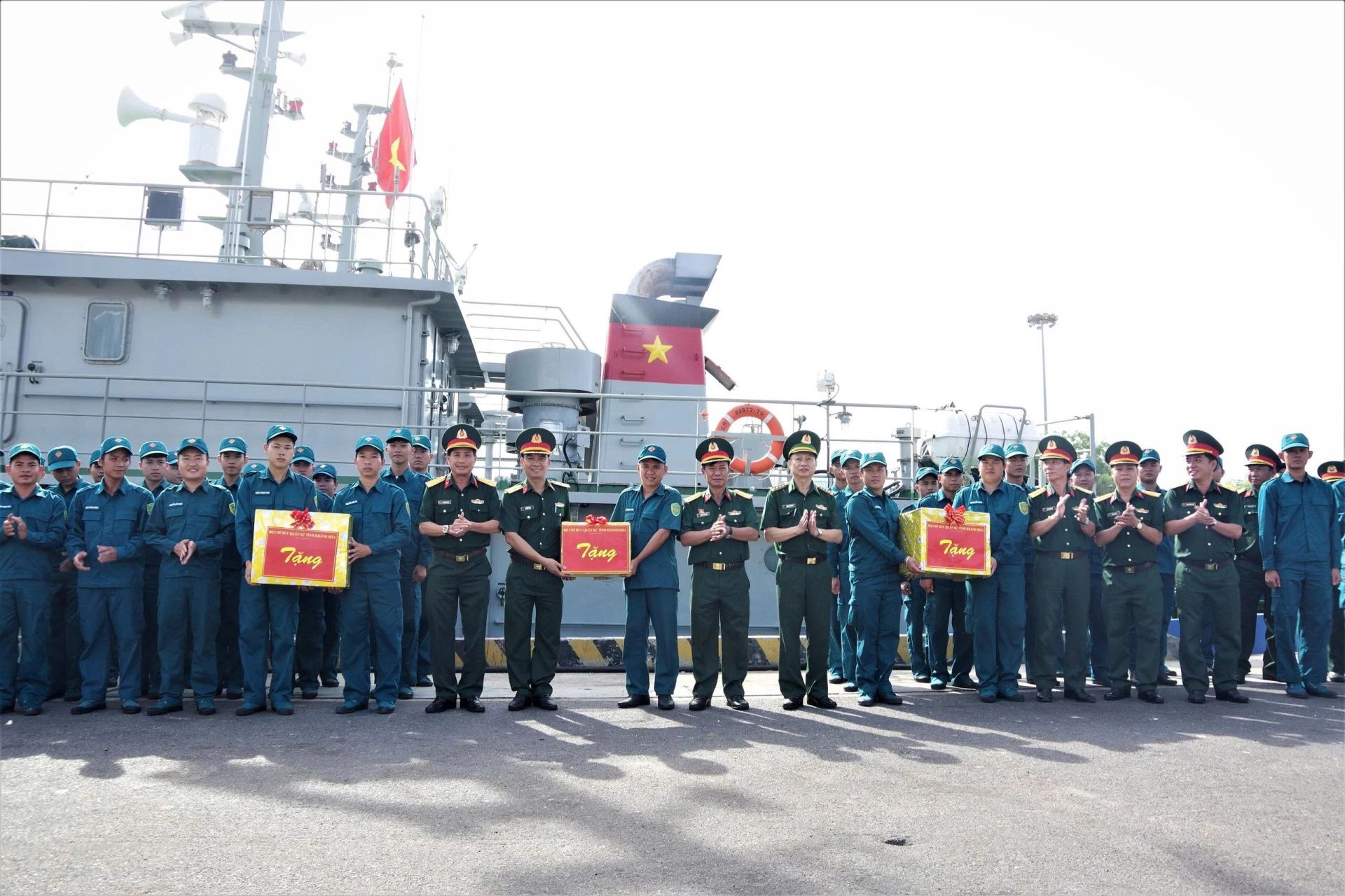 Bộ CHQS tỉnh thăm, động viên các lực lượng tham gia diễu binh, hành tại Vùng 4 Hải Quân