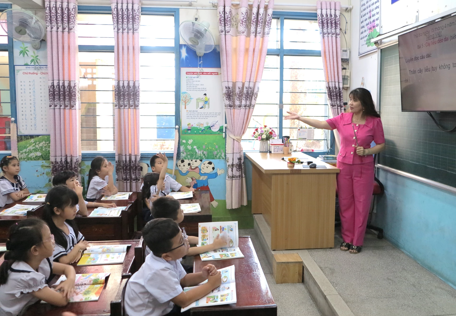 Học sinh theo cha mẹ công tác tại địa bàn mới được sắp xếp trường học theo nguyện vọng