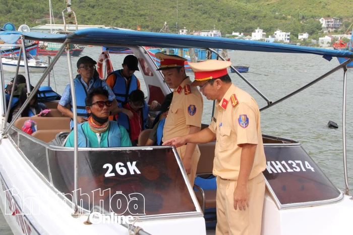 Kiểm tra, rà soát toàn bộ hoạt động du lịch đường thủy trên địa bàn tỉnh