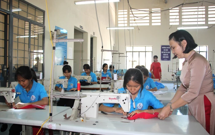 Hỗ trợ đào tạo nghề cho hơn 800 lao động đồng bào dân tộc thiểu số