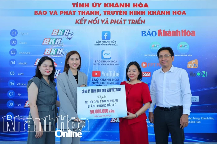 Báo và Phát thanh, Truyền hình Khánh Hòa: Tiếp nhận 50 triệu đồng ủng hộ người dân tỉnh Nghệ An bị ảnh hưởng bởi bão lũ