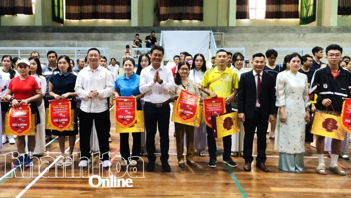 Hội thao Mặt trận xã Vạn Ninh lần thứ I năm 2025