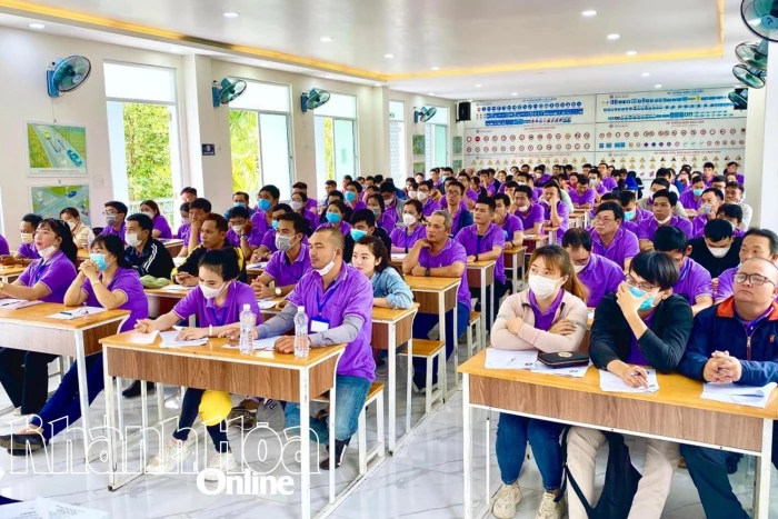 Các cơ sở đào tạo lái xe phải hoàn tất việc điều chỉnh chương trình đào tạo theo quy định của Bộ Xây dựng trước ngày 1-9