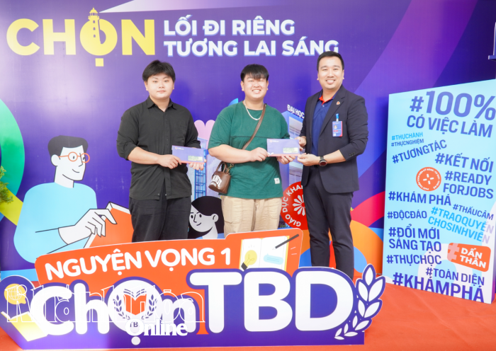 Trường Đại học Thái Bình Dương tặng 100.000 đồng cho mỗi học viên, sinh viên nhân dịp Quốc khánh 2-9