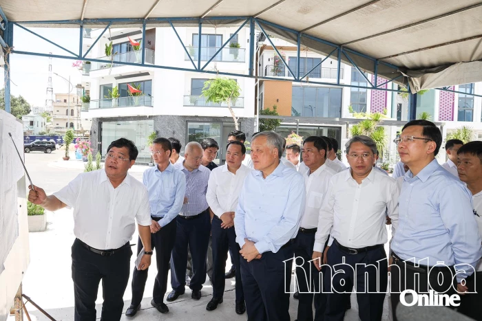 Phó Thủ tướng Thường trực Chính phủ kiểm tra thực tế 2 dự án vướng mắc, tồn đọng kéo dài