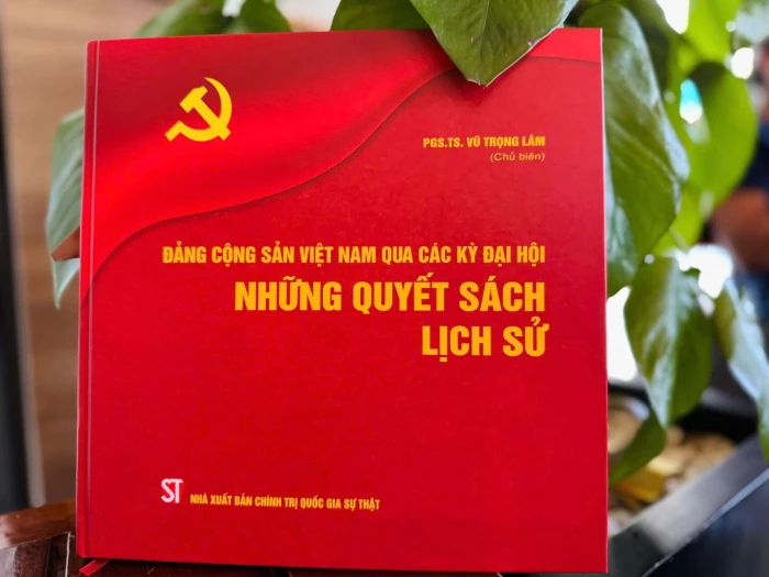 Ra mắt sách 'Đảng Cộng sản Việt Nam qua các kỳ Đại hội - Những quyết sách lịch sử'