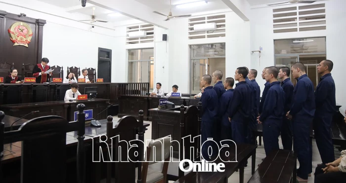 Giải quyết mâu thuẫn tiền bạc bằng hung khí, 11 thanh niên vào tù