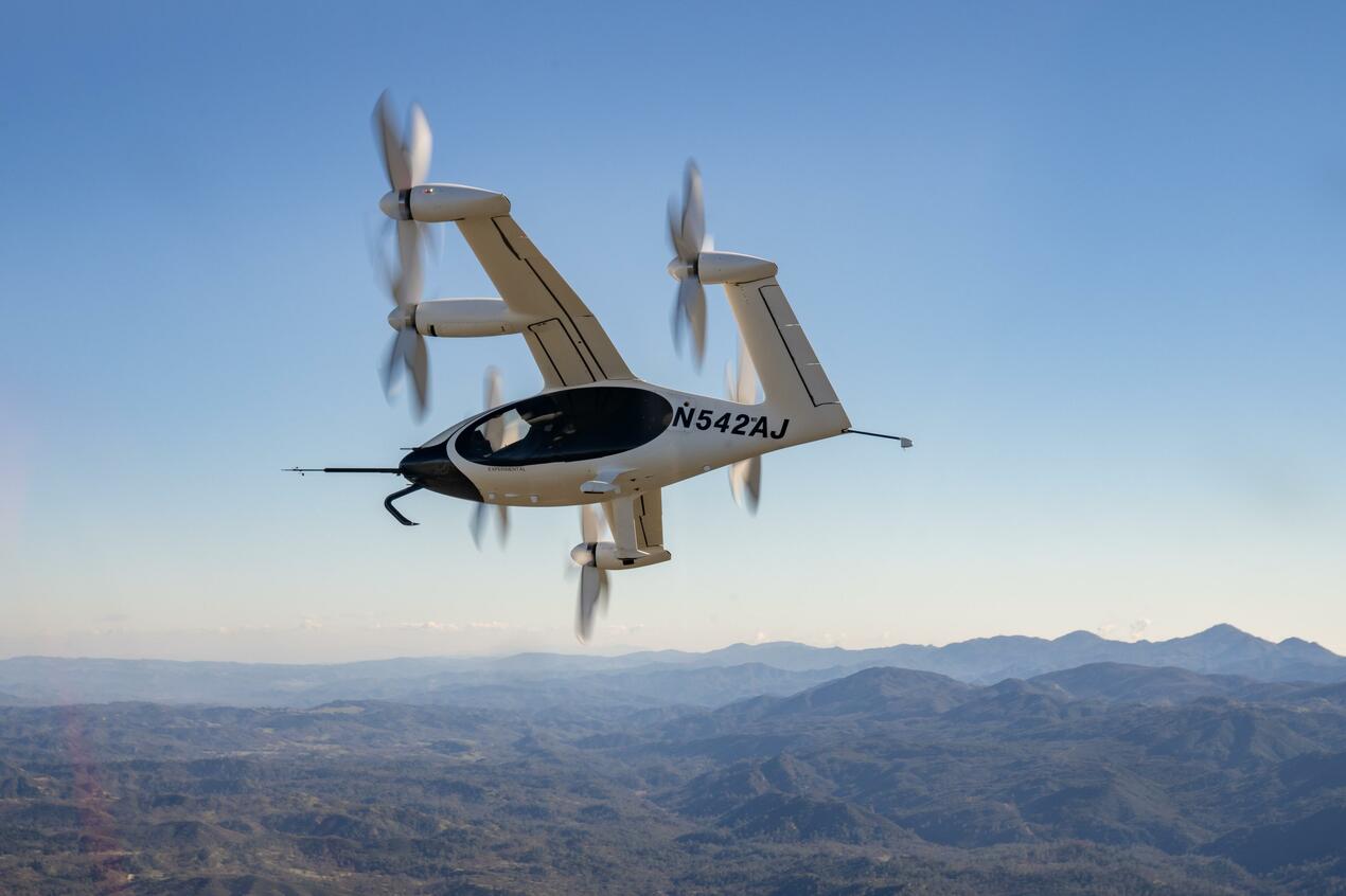 Một chiếc máy bay hoàn toàn chạy bằng điện đang được phát triển bởi công ty khởi nghiệp Joby Aviation Inc. của Mỹ. Ảnh: Kyodo