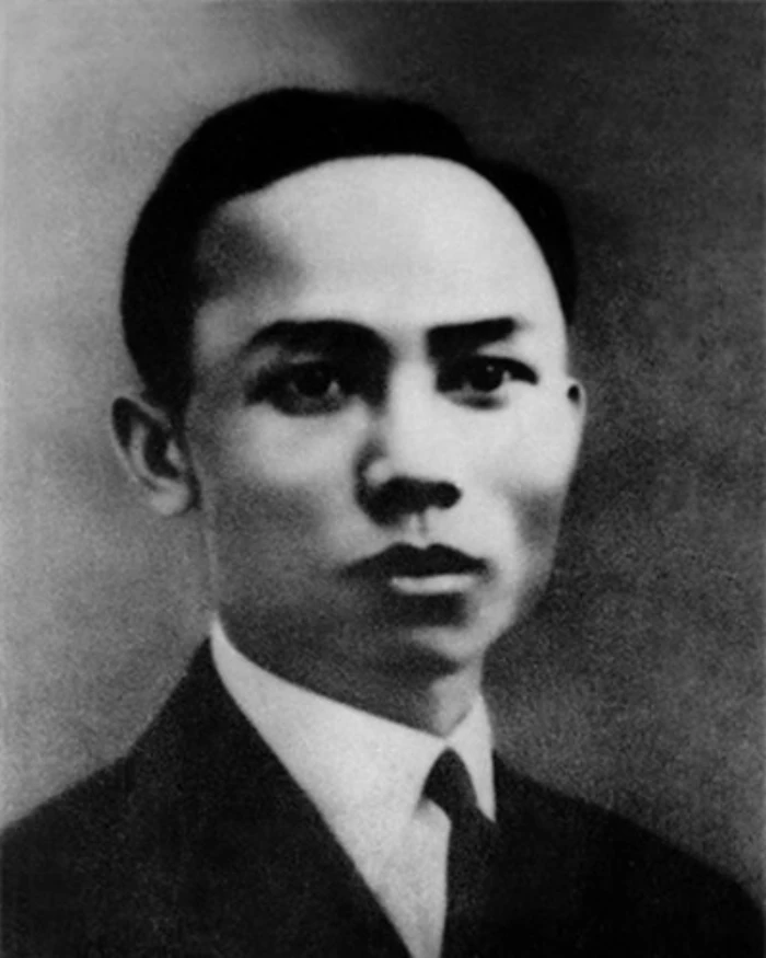 Tổng Bí thư: Lê Hồng Phong