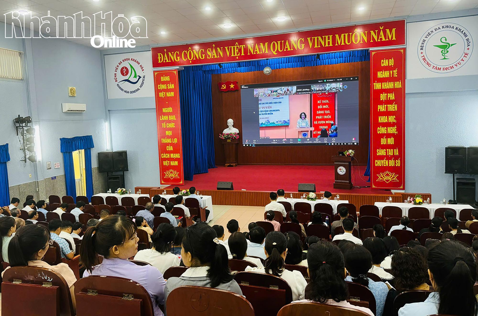 Quang cảnh hội nghị. 