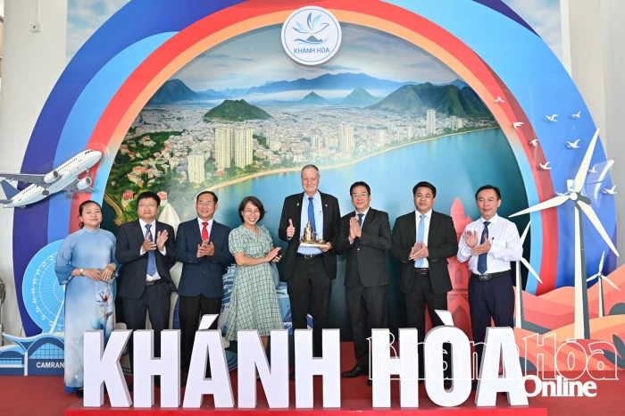 Phó Chủ tịch UBND tỉnh Nguyễn Long Biên tiếp, làm việc với Đại sứ đặc mệnh toàn quyền Israel tại Việt Nam