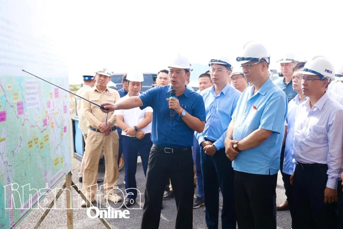 Phó Chủ tịch Quốc hội Vũ Hồng Thanh: Khánh Hòa cần có giải pháp trọng tâm để đảm bảo mục tiêu phát triển