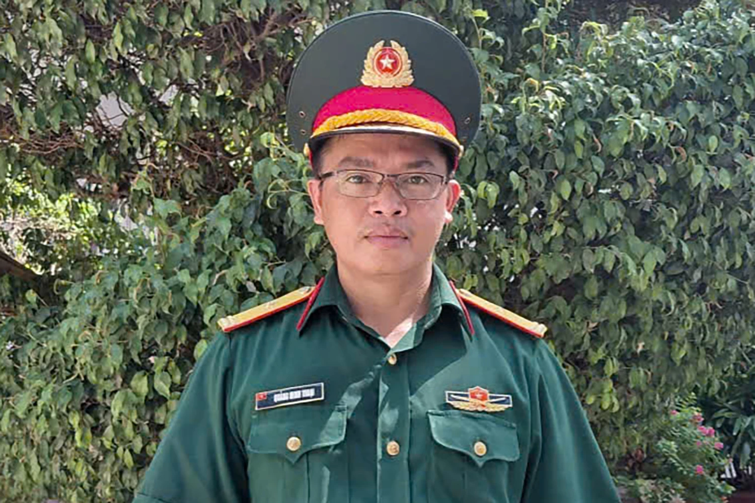 Thiếu tá Quảng Minh Thoại.

