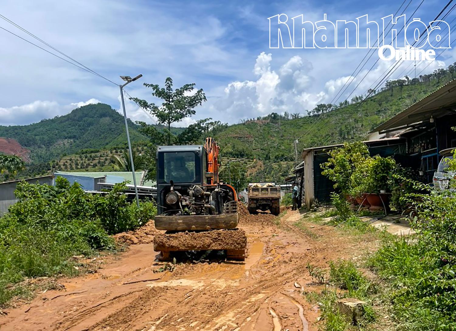 Đến sáng 10-8, việc khắc phục hậu quả của cơn mưa lớn chiều 8-8 tại thôn Ko Róa đã cơ bản hoàn tất