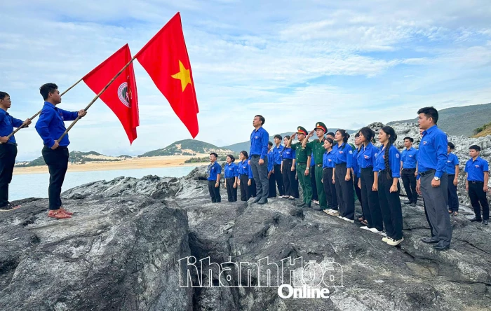 Tổ chức Lễ chào cờ 