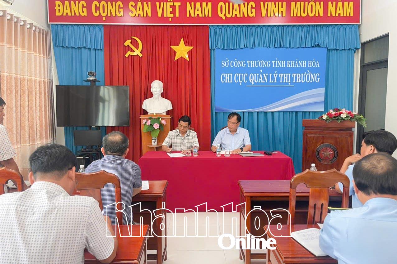 Sở Công Thương họp triển khai kế hoạch kiểm tra hàng hoá tại các tuyến phố du lịch trên địa bàn phường Nha Trang