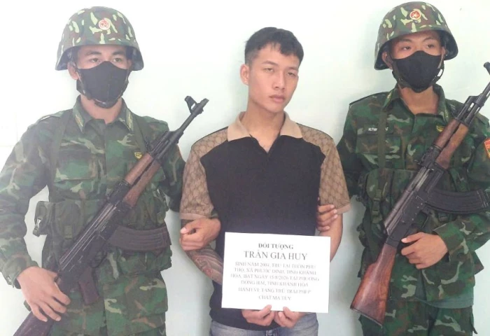 Bộ đội Biên phòng tỉnh Khánh Hòa bắt giữ 2 đối tượng tàng trữ, mua bán trái phép chất ma túy