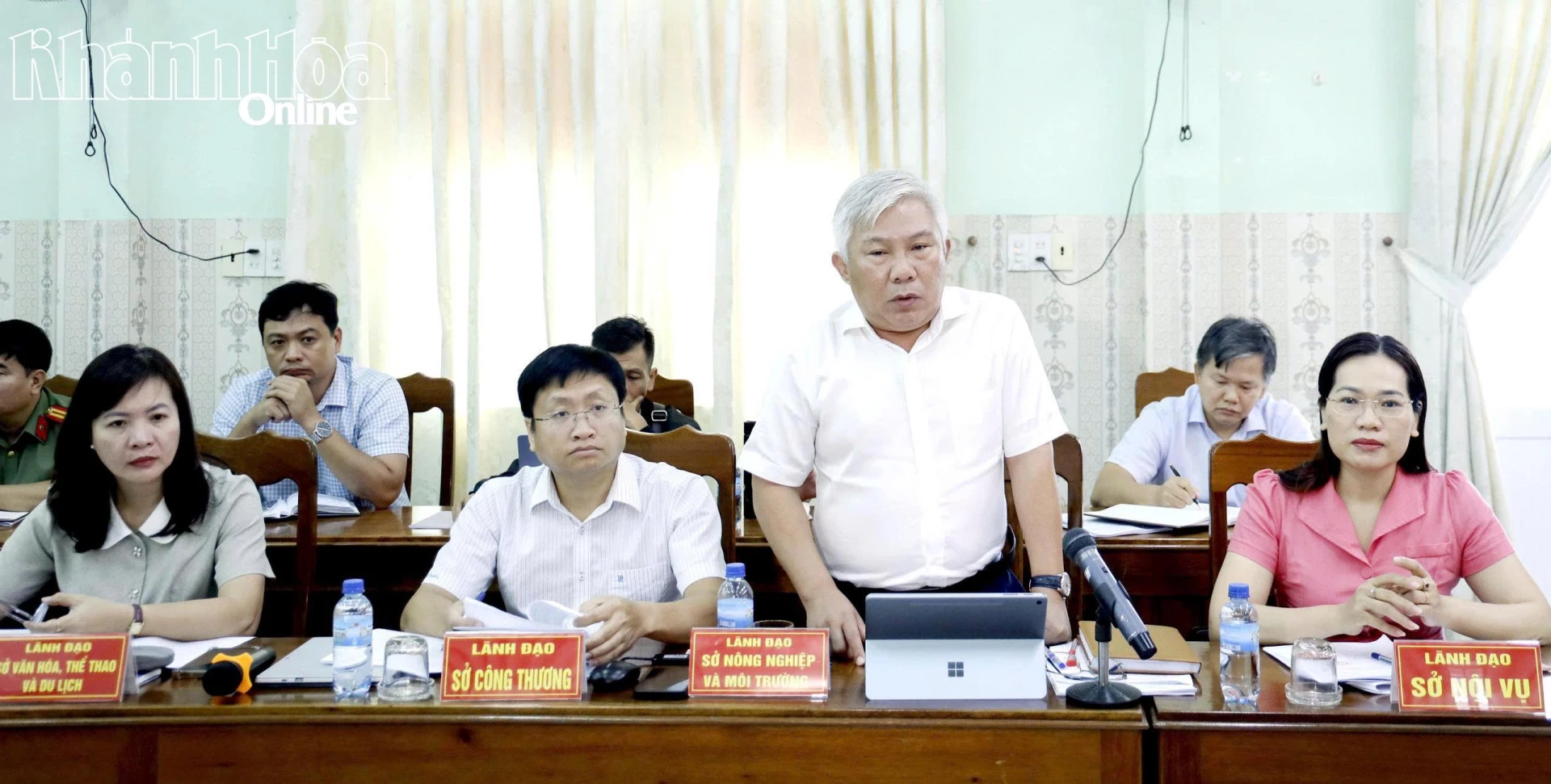 Lãnh đạo Sở Nông nghiệp và Môi trường phát biểu tại buổi làm việc.