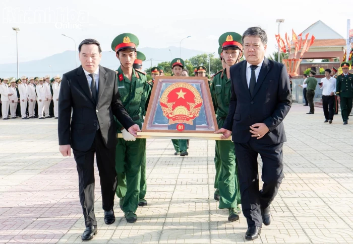 Tổ chức Lễ viếng, truy điệu và an táng 8 hài cốt liệt sĩ tại Nghĩa trang liệt sĩ Ninh Thuận