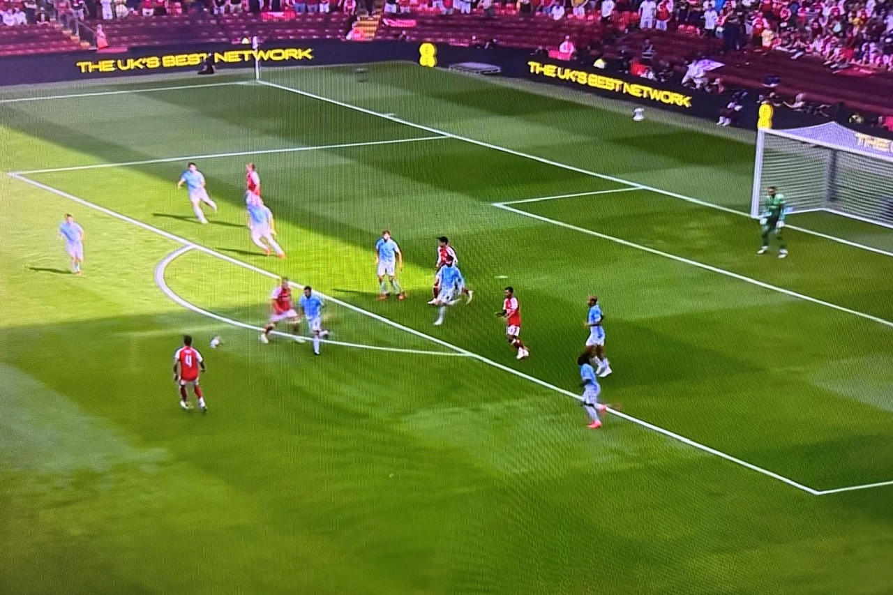 Arsenal đánh bại Man City 3-0 ở trận tranh Siêu cúp Anh.