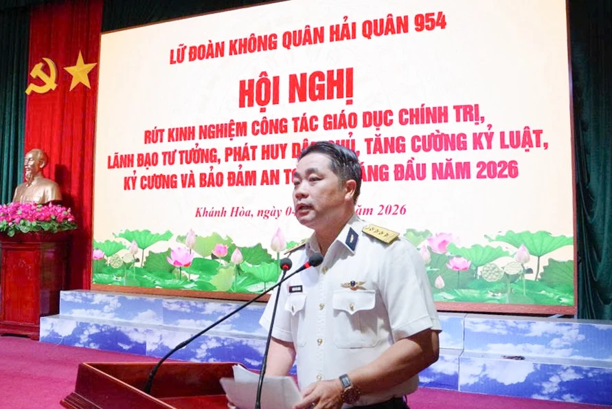 Đại tá Hoàng Văn Thuyên phát biểu kết luận hội nghị.