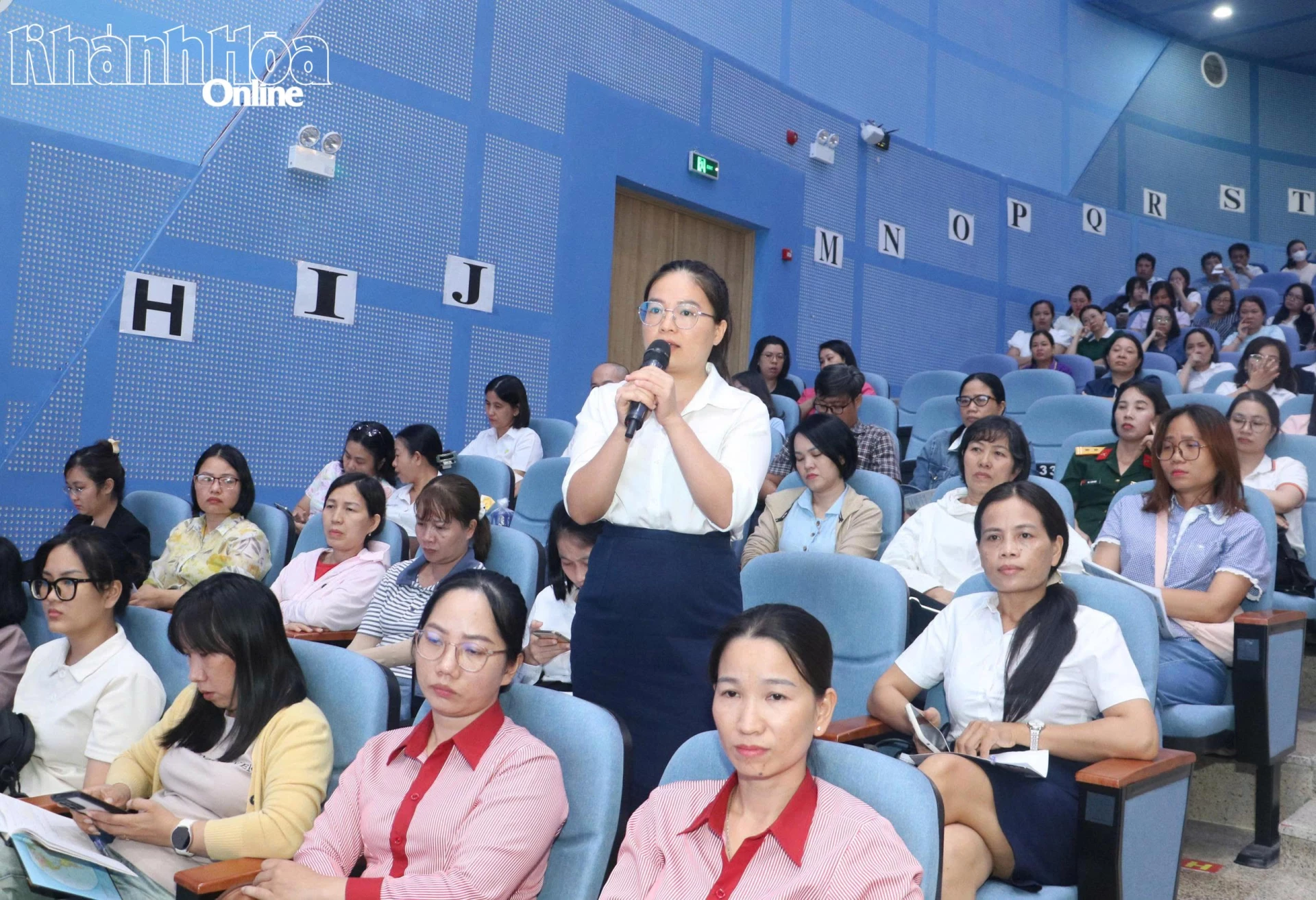 Đại diện một doanh nghiệp phát biểu ý kiến tại hội nghị.
