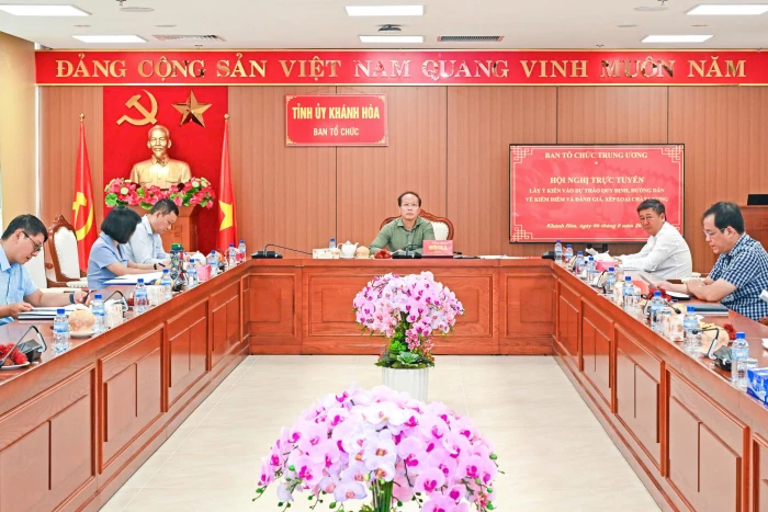 Góp ý về đổi mới đánh giá, xếp loại chất lượng tập thể, cá nhân trong hệ thống chính trị