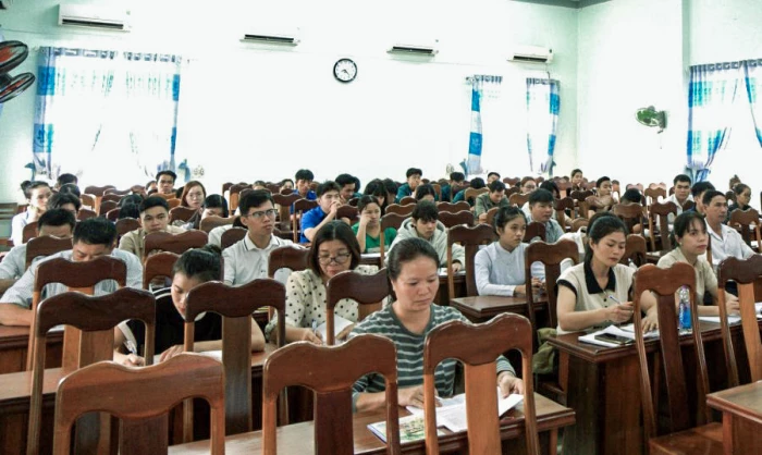 Bồi dưỡng nhận thức về Đảng cho 85 học viên các xã khu vực Diên Khánh 