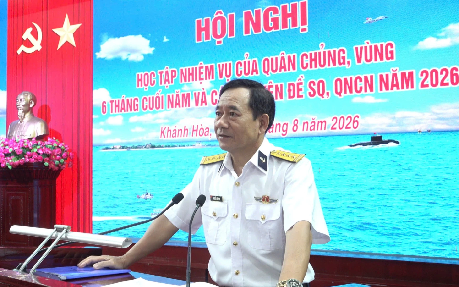 Đại tá Nguyễn Hữu Minh, Phó Chính ủy Vùng chủ trì và trực tiếp lên lớp