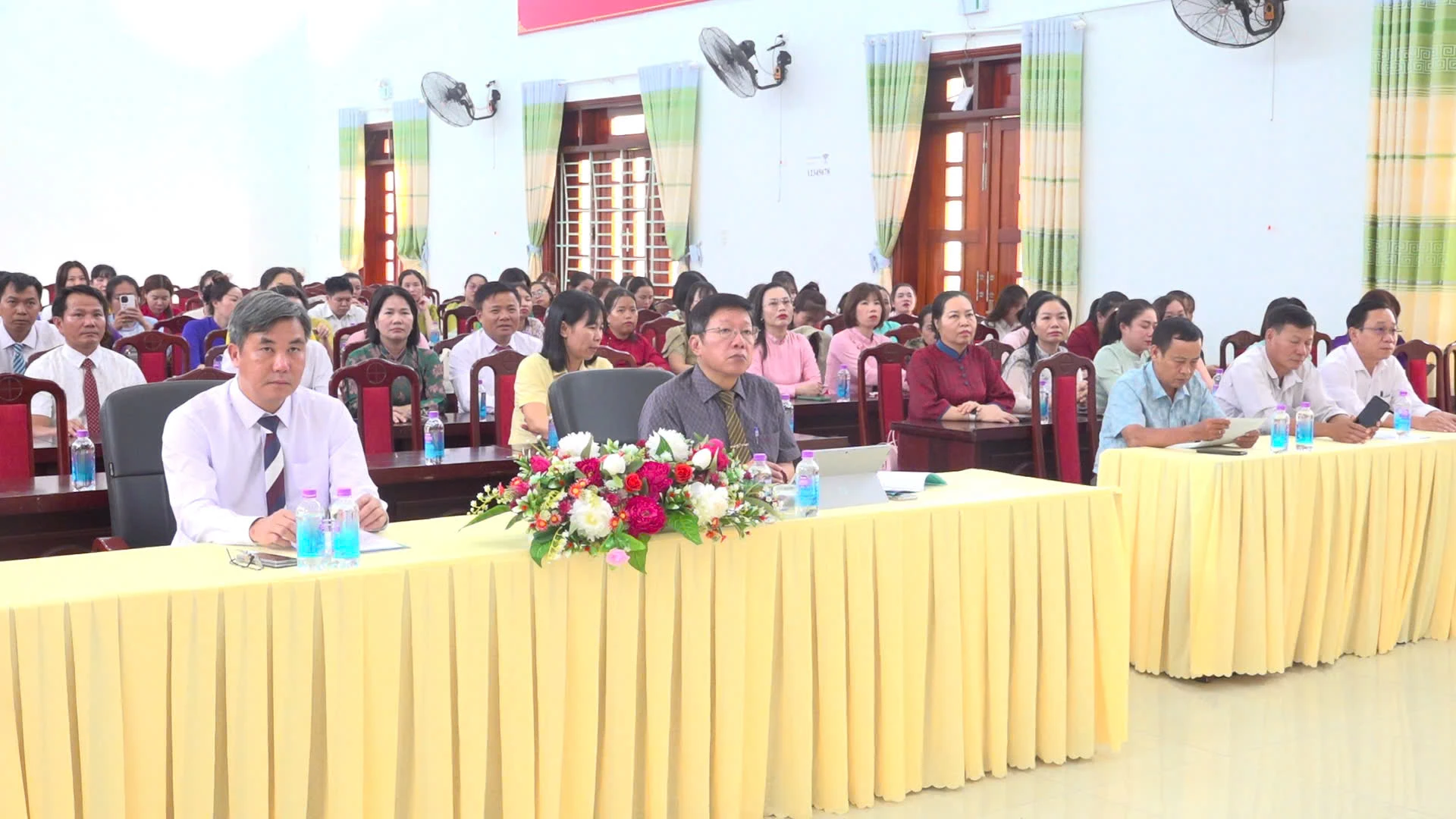 Các đại biểu tham dự hội nghị. Ảnh: PHÙNG QUỲNH.