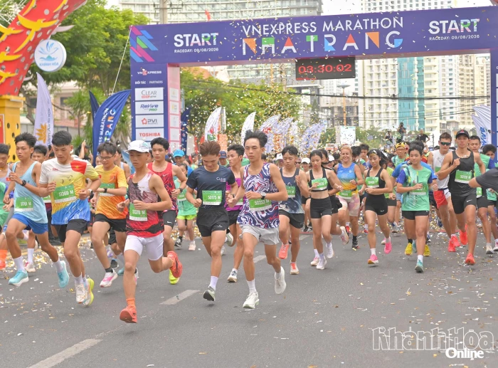 10,000 runners compete at VnExpress Marathon Nha Trang 2026