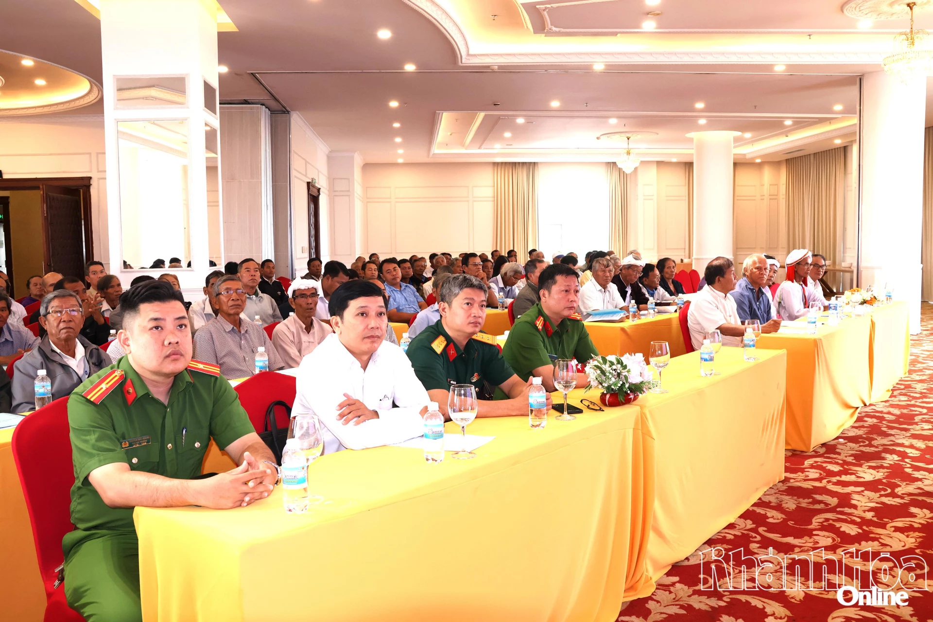 Các đại biểu tham dự Hội nghị.
