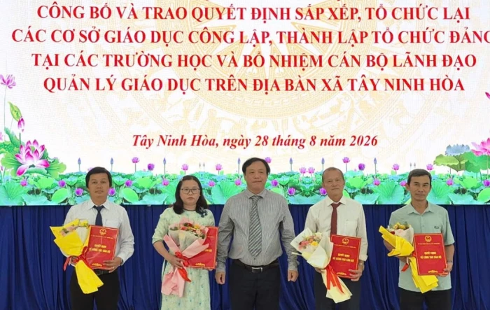 Xã Tây Ninh Hòa kiện toàn tổ chức các cơ sở giáo dục công lập