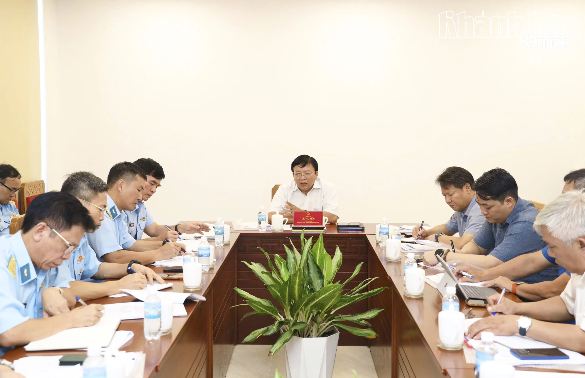 Phó Chủ tịch UBND tỉnh Lê Huyền kết luận cuộc họp.
