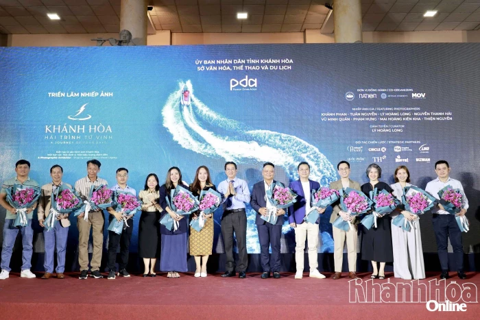 Khai mạc Triển lãm nhiếp ảnh “Khánh Hòa - Hải trình tứ vịnh”