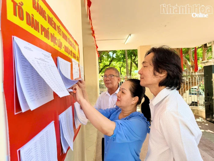 Cử tri phường Tây Nha Trang, Bắc Nha Trang nhiệt tình tham gia bầu cử tổ trưởng tổ dân phố
