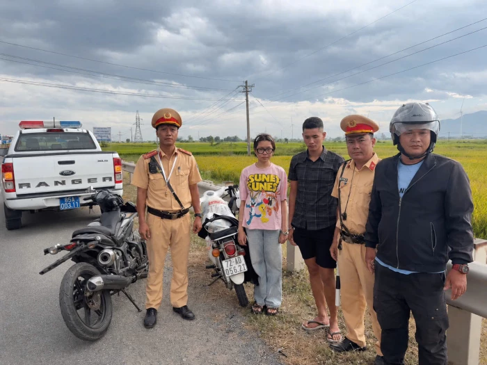 Đội Cảnh sát giao thông đường bộ số 2 bắt giữ 2 đối tượng cướp giật tài sản xảy ra tại tỉnh Gia Lai