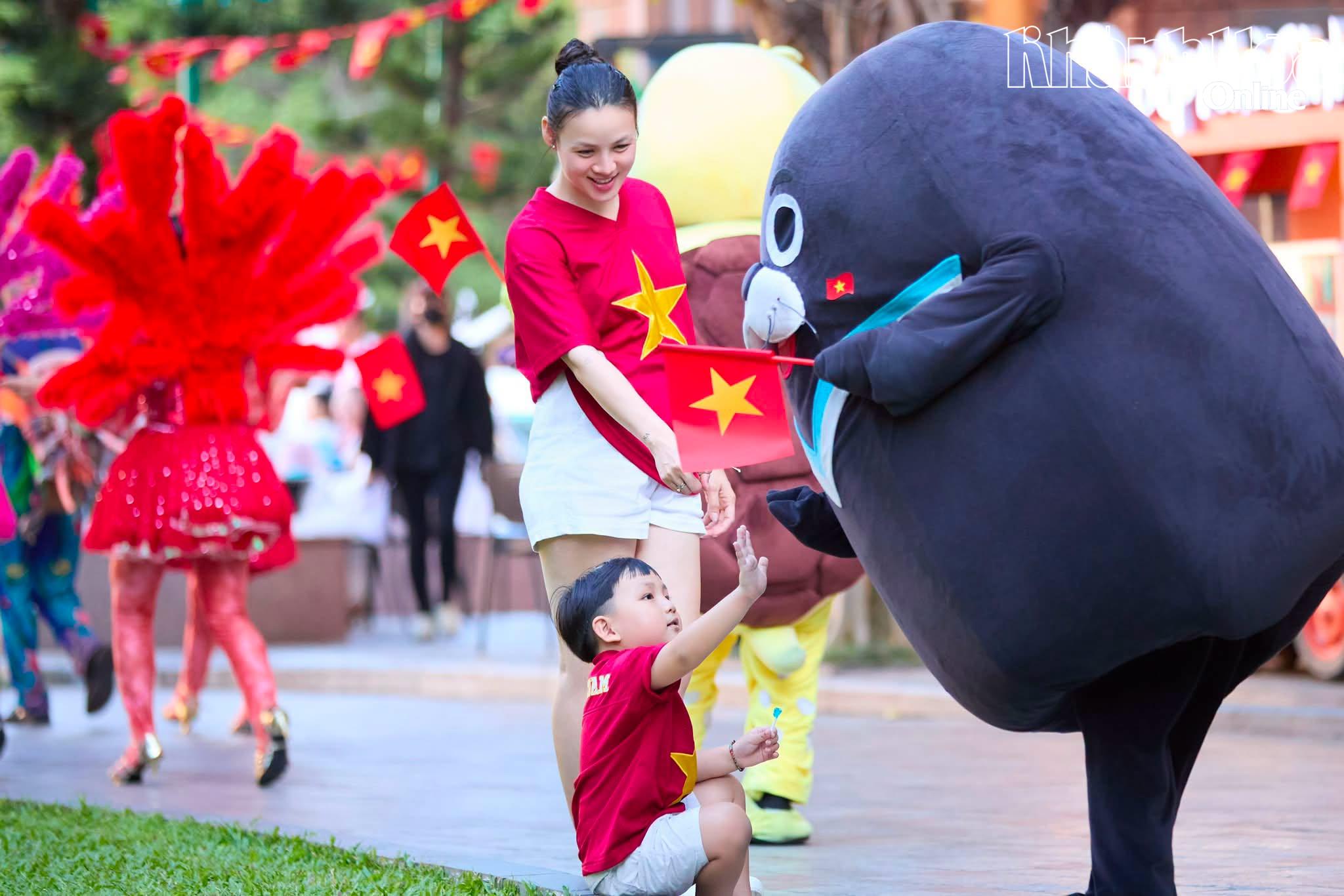 Tourists having fun at VinWonders Nha Trang.