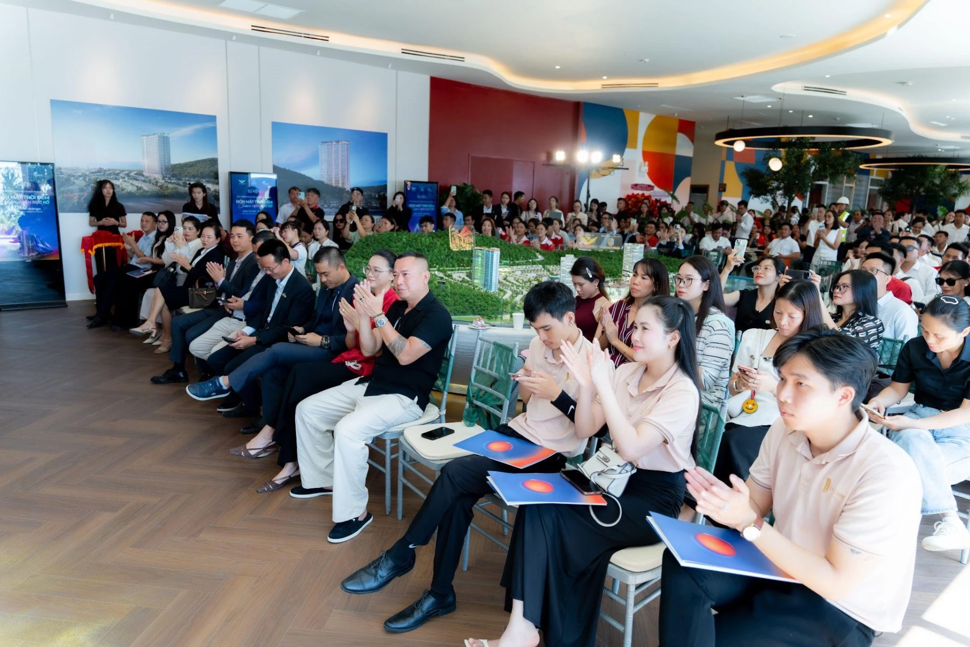 Lễ khai trương nhà mẫu Alora Nha Trang thu hút đông đảo khách tham dự