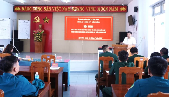 Đánh giá tình hình phối hợp thực hiện bảo vệ an ninh quốc gia, nhiệm vụ quốc phòng trên địa bàn xã Vạn Ninh