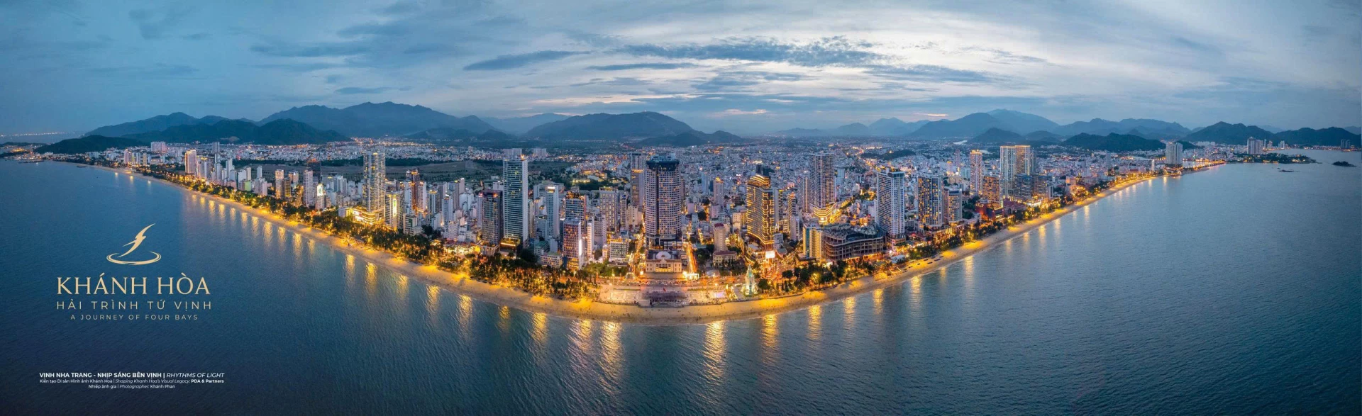 ác phẩm Vịnh Nha Trang – Nhịp sáng bên vịnh của nhiếp ảnh gia Khánh Phan.