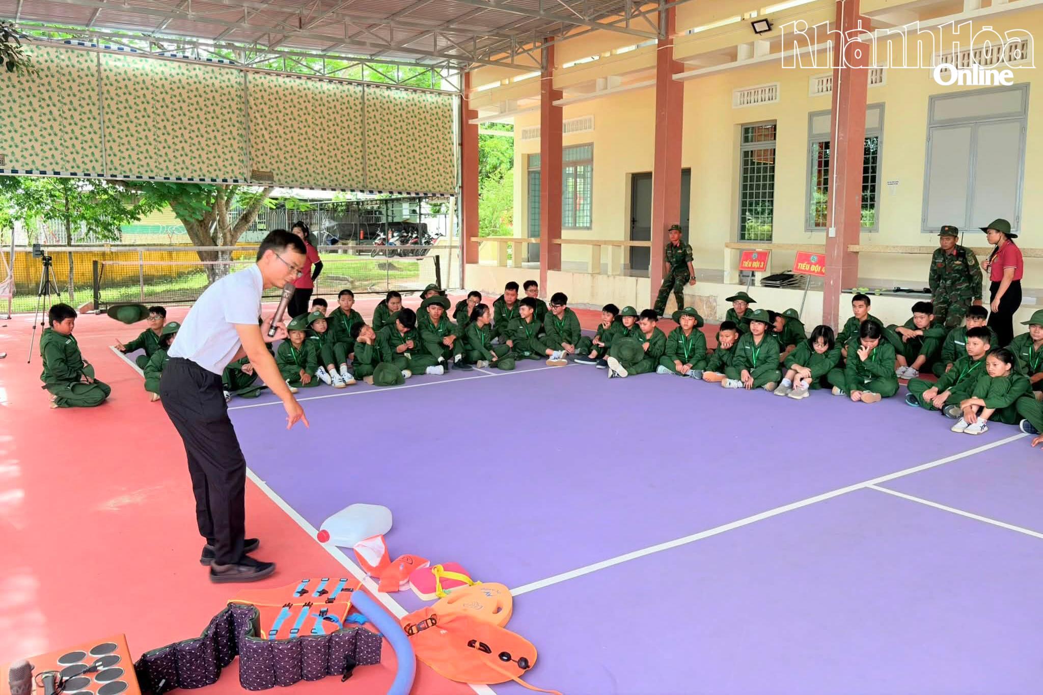 Trang bị cho học viên kiến thức về bơi lội, các điều kiện an toàn tối thiểu khi tham gia bơi.